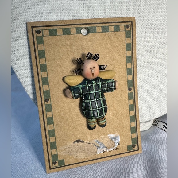Rustic Angel pin Blossom Bucket Clay Art - Picture 1 of 6